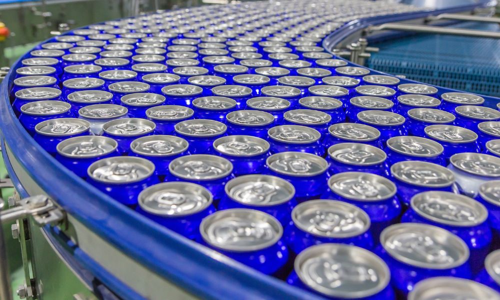 rows of canned drinks produced with clean environment ventilation